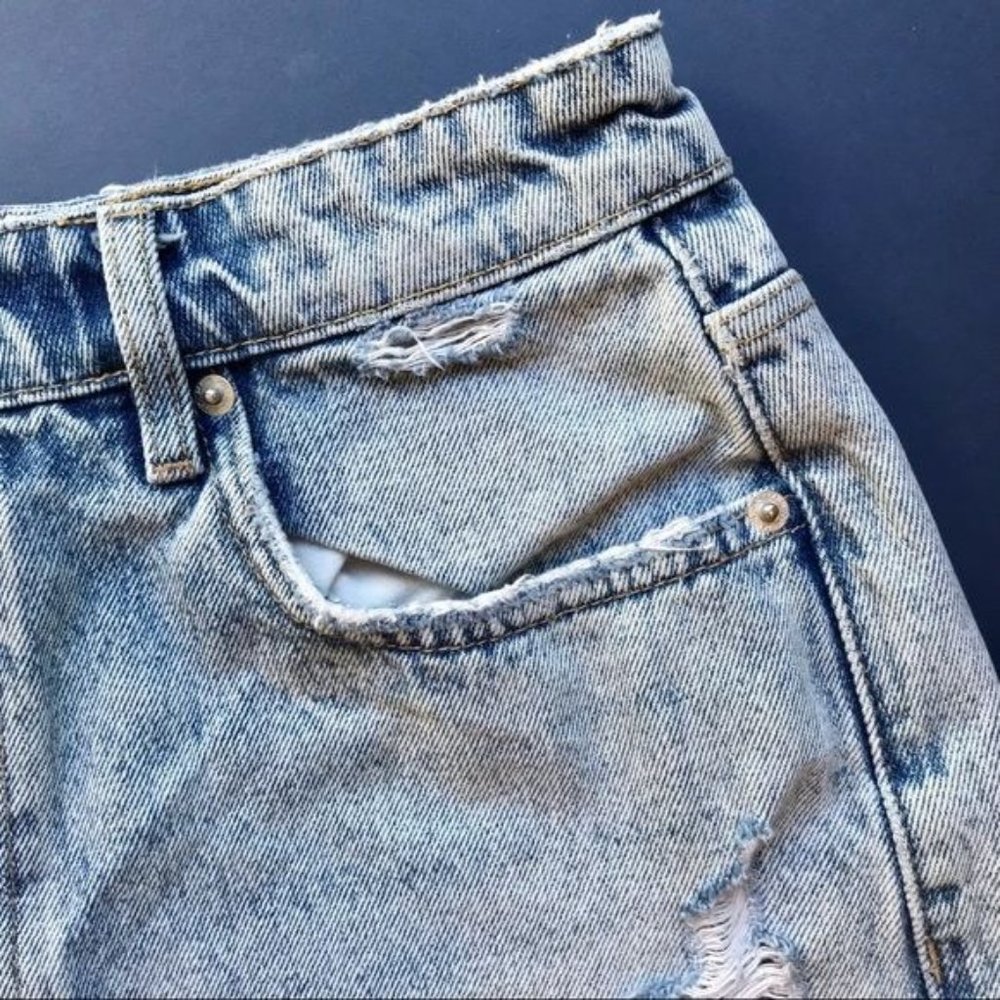 Zara Jean Cutoff Shorts with Manufactured Distressing, Size 6 - Picture 11 of 14